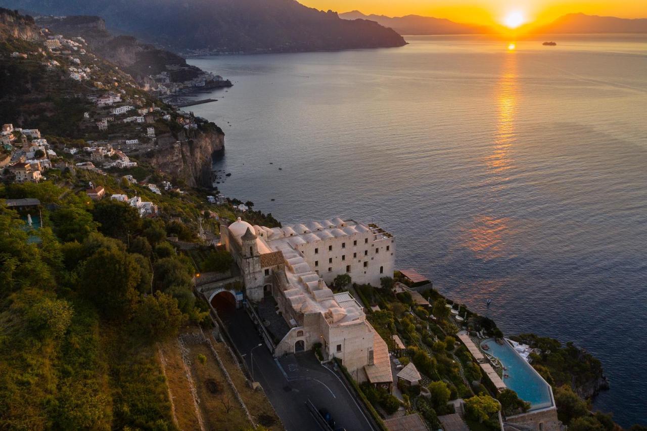 Monastero Santa Rosa Hotel & Spa Конка-дей-Марини Экстерьер фото